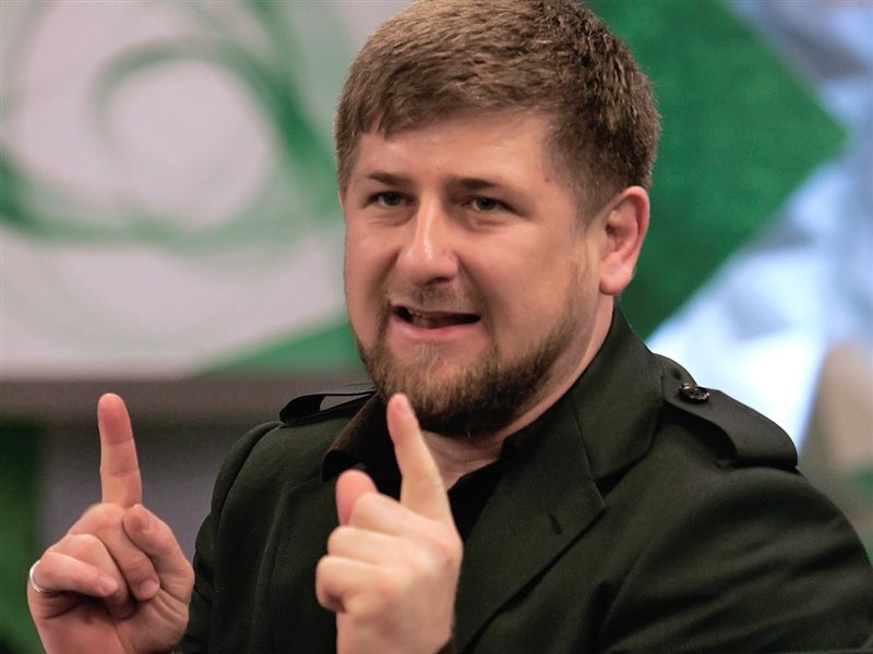 Kadyrov having about as much fine motor skills as a potato signing