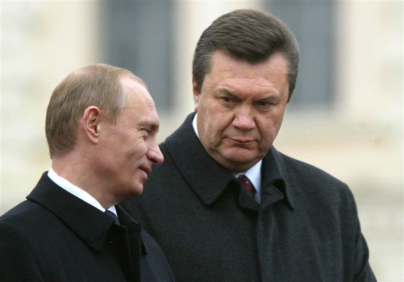 Viktor_Yanukovych__Vladimir_Putin_-_EDM_September_30__2011.jpg