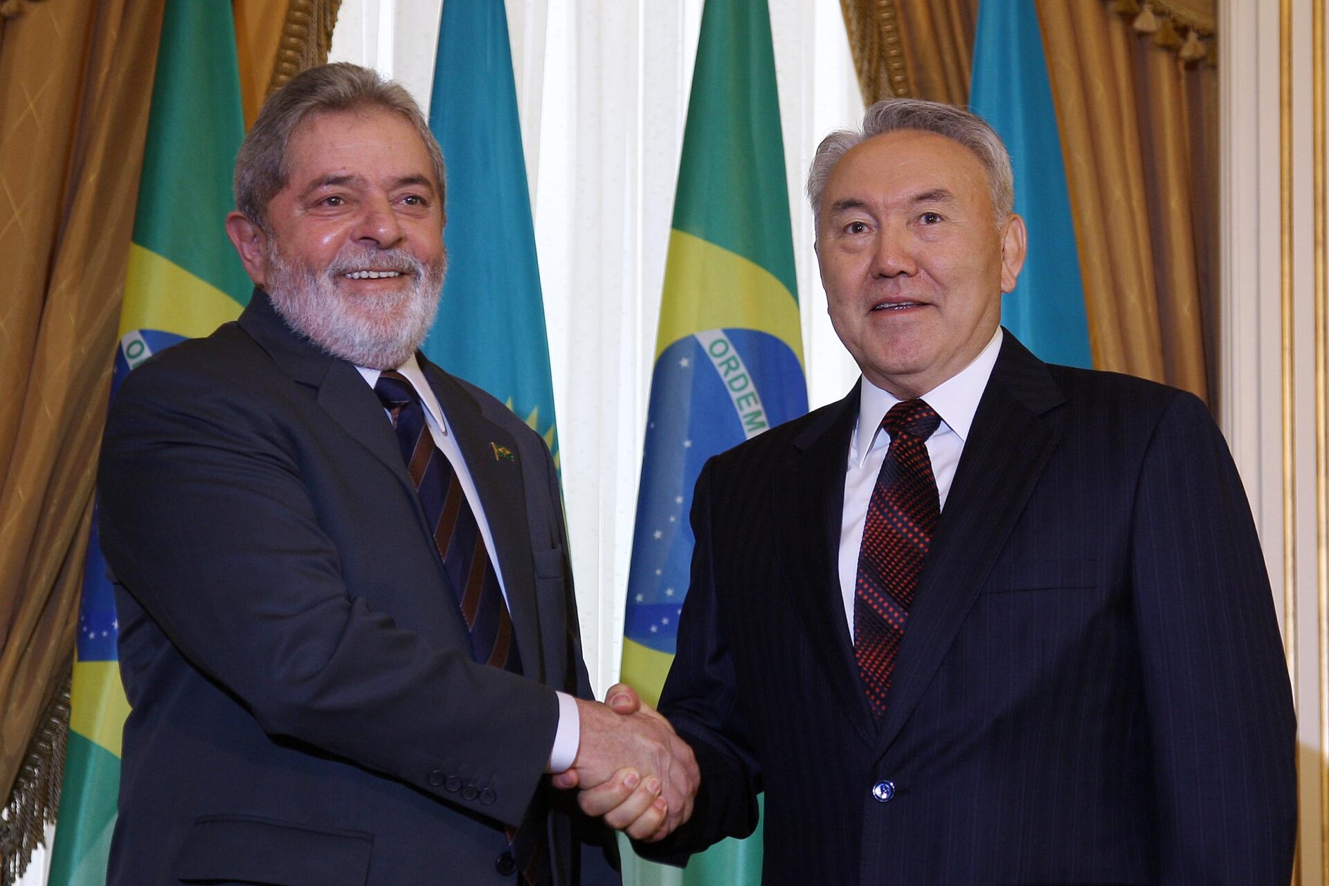 Nursultan Nazarbayev (R) meets with Luiz Inacio Lula da Silva of Brazil (Source: Wikimedia Commons)