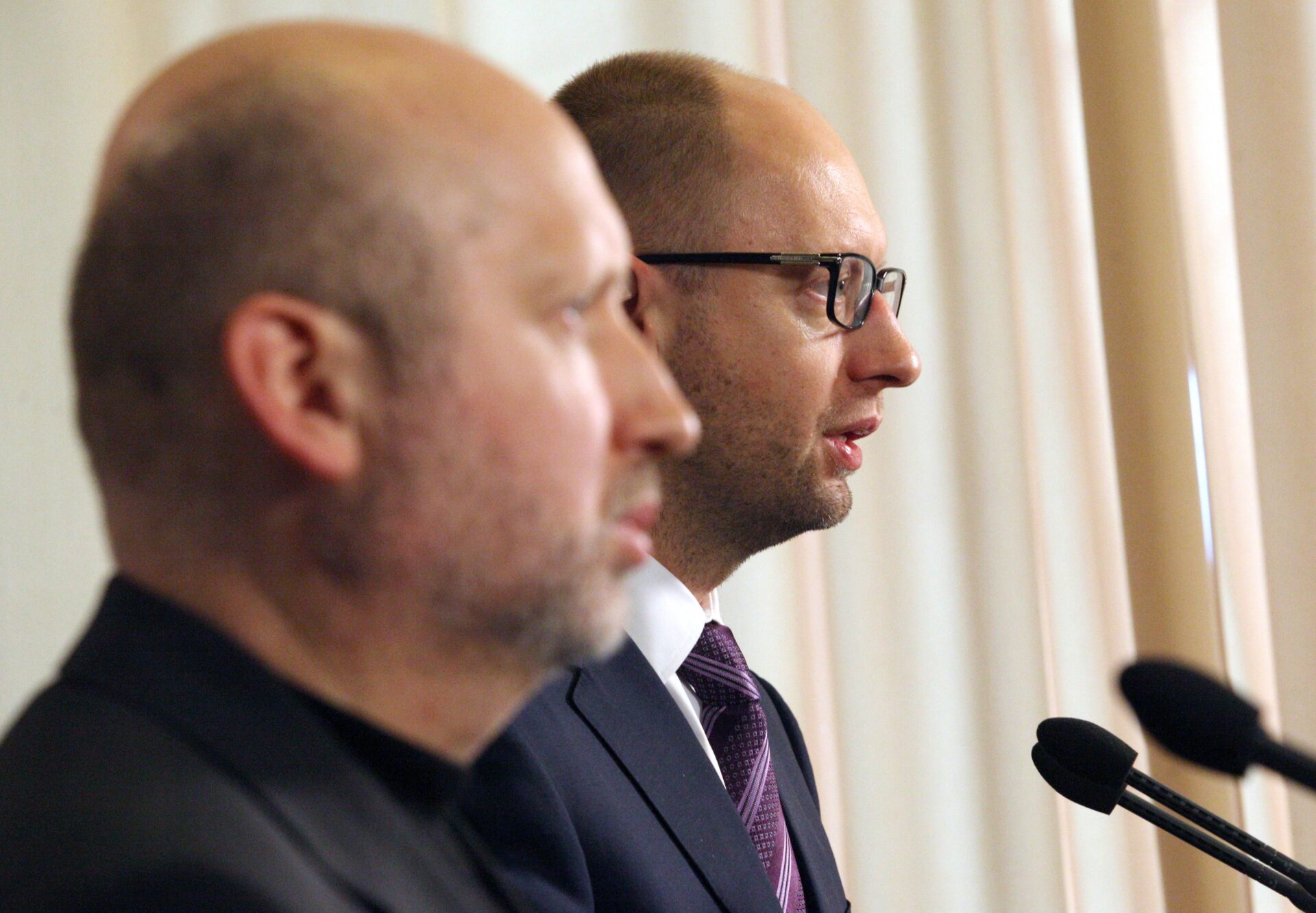 Ukrainian interim head of state Oleksandr Turchynov (L) and interim prime minister Arseniy Yatsenyuk (Source: scmp.com)