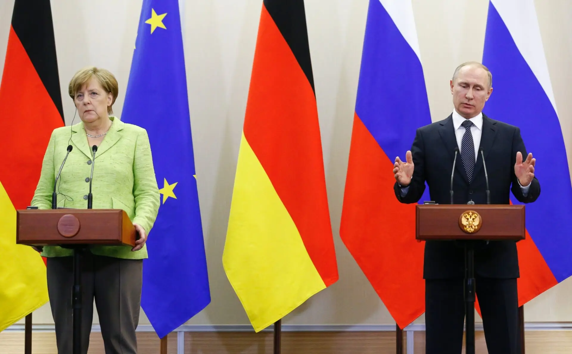 Angela Merkel and Vladimir Putin, Sochi large – EDM May 10, 2017