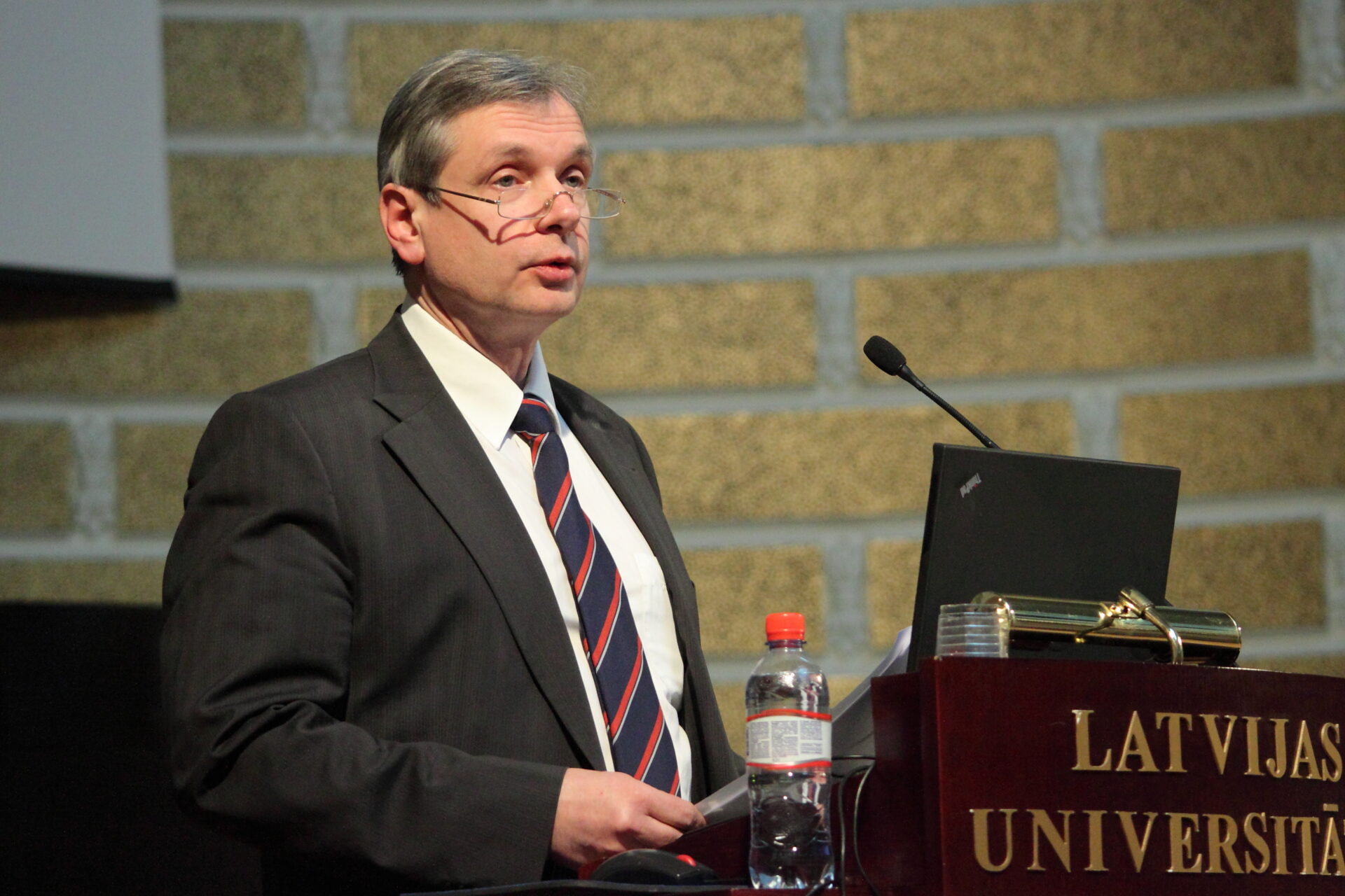 Latvijas Universitâtes 68. zinâtniskâs konferences plenârsçde.