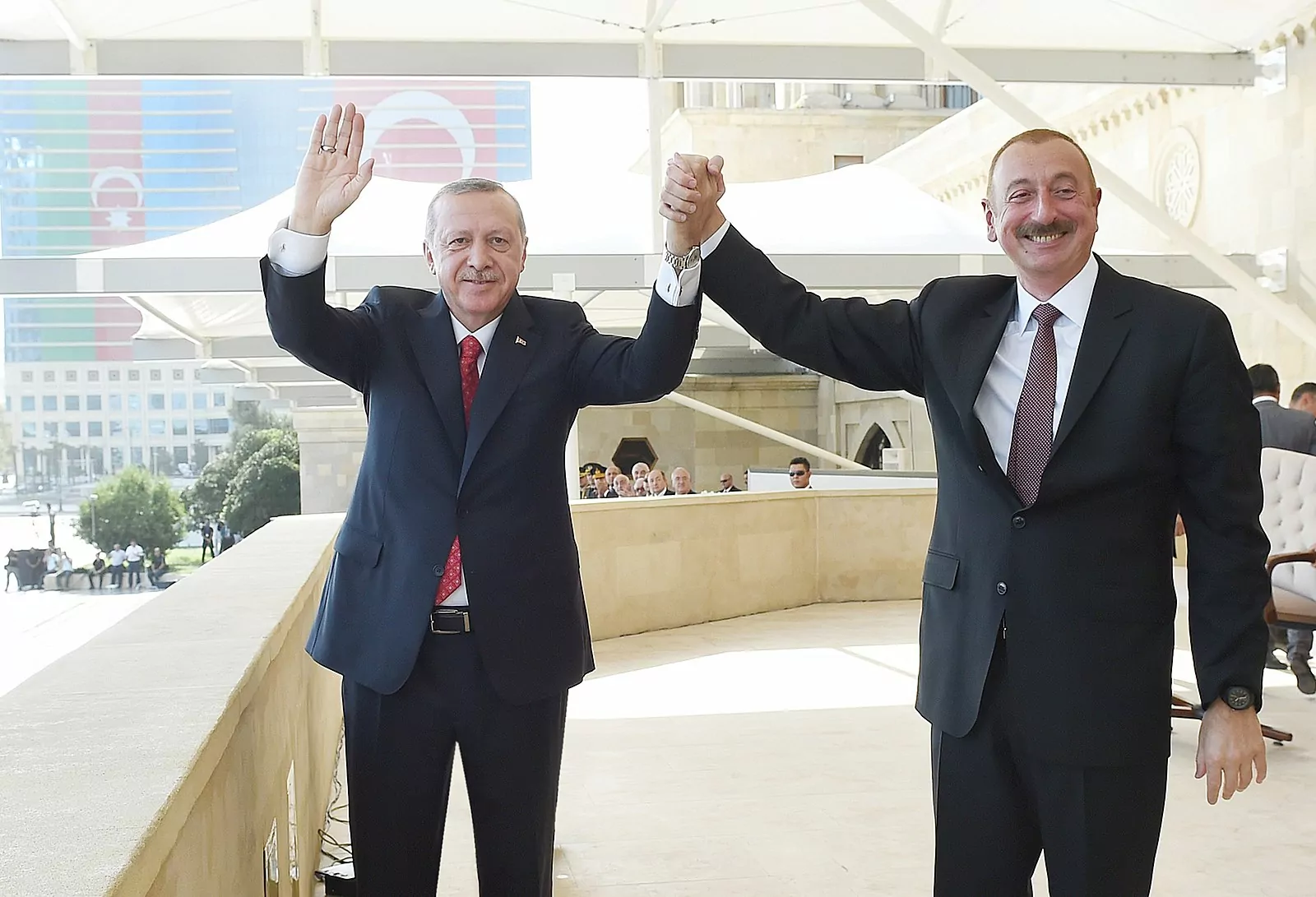 1600px-Ilham_Aliyev_and_Recep_Tayyip_Erdogan_attended_the_parade_dedicated_to_100th_anniversary_of_liberation_of_Baku_09