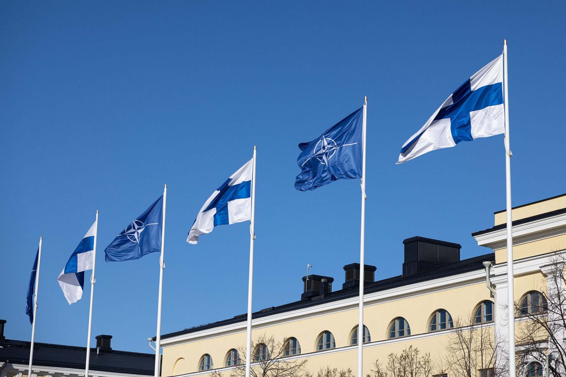 Flags_of_Finland_and_NATO