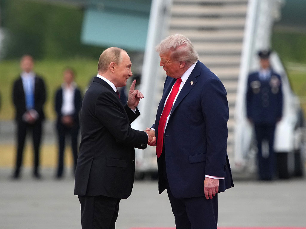 Putin Trump Call Stalls Tomahawks but Reactivates Ceasefire Discussions